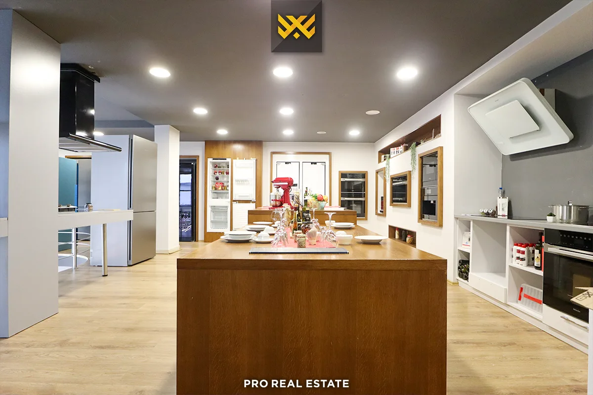 Zyrë  470m² me #QIRA në Gërmi.