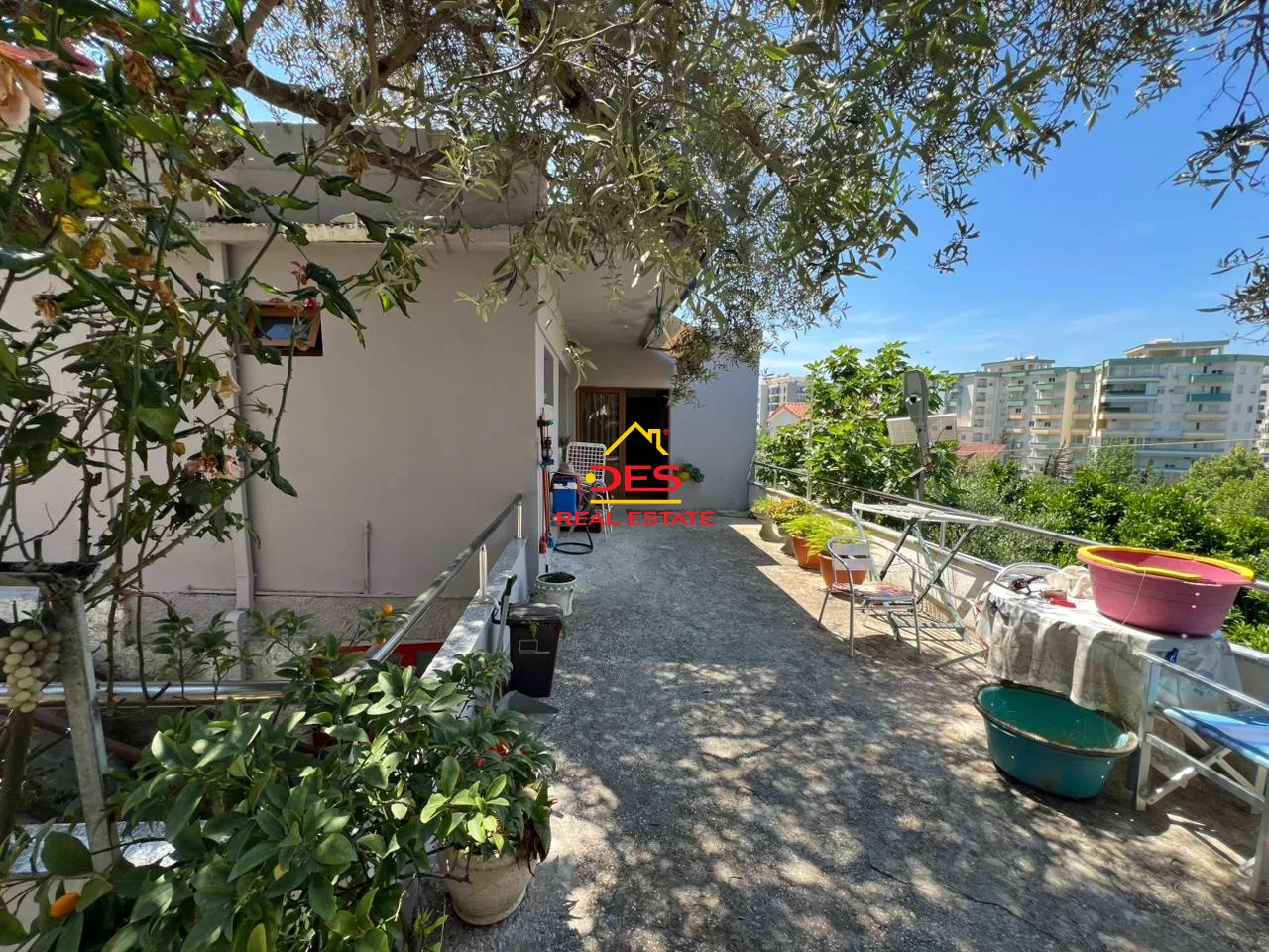Shitet shtëpi private – lungomare kodër, vlorë 📍 pranë shkollës së marinës