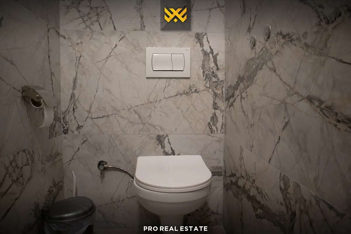 Lokal 73m² + 32m² për #SHITJE në Dardani.