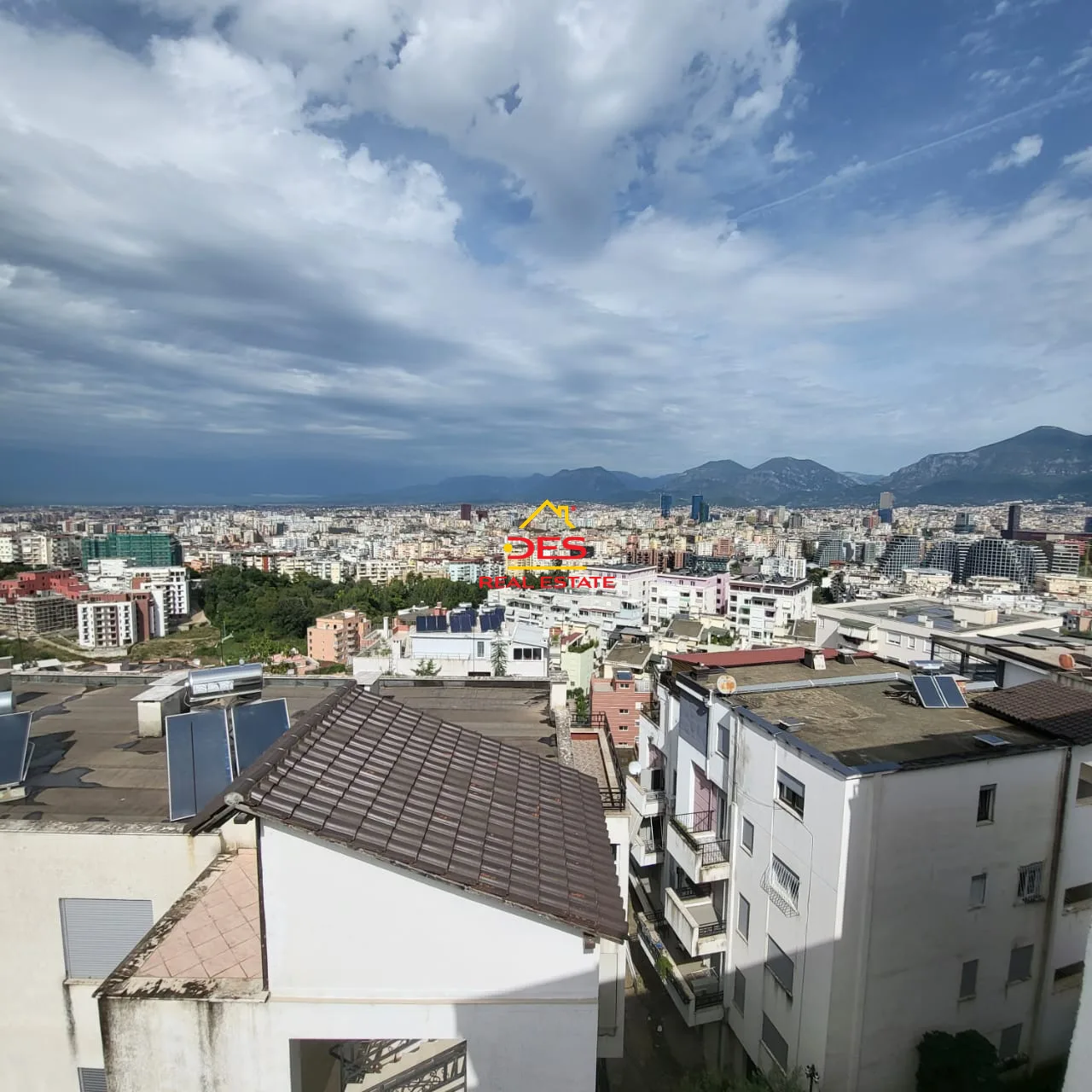 Jepet me qira super apartament 2+1+2, kopshti botanik, tiranë.