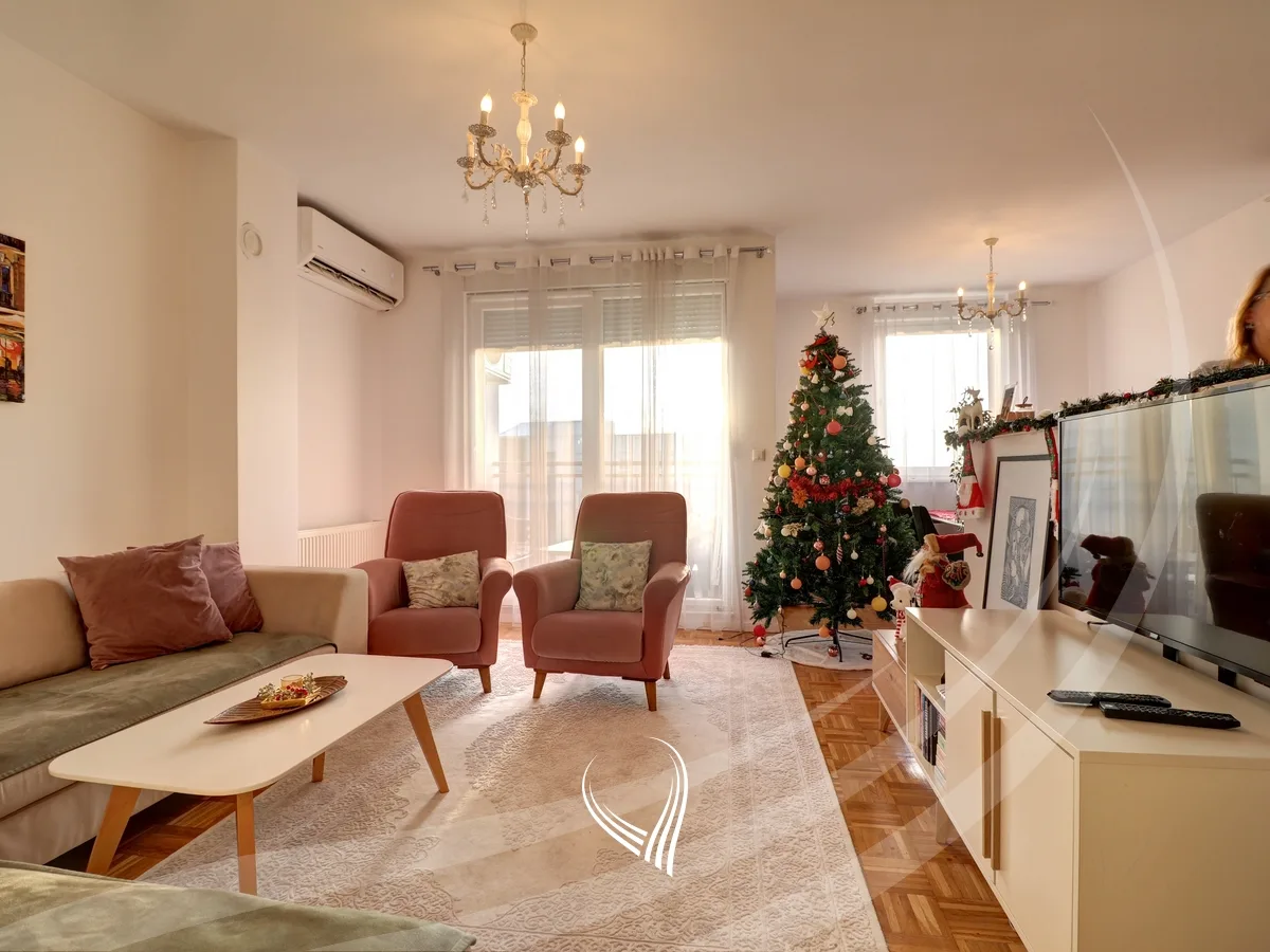 Banesë me 2 dhoma gjumi në shitje në lagjen Mati 1