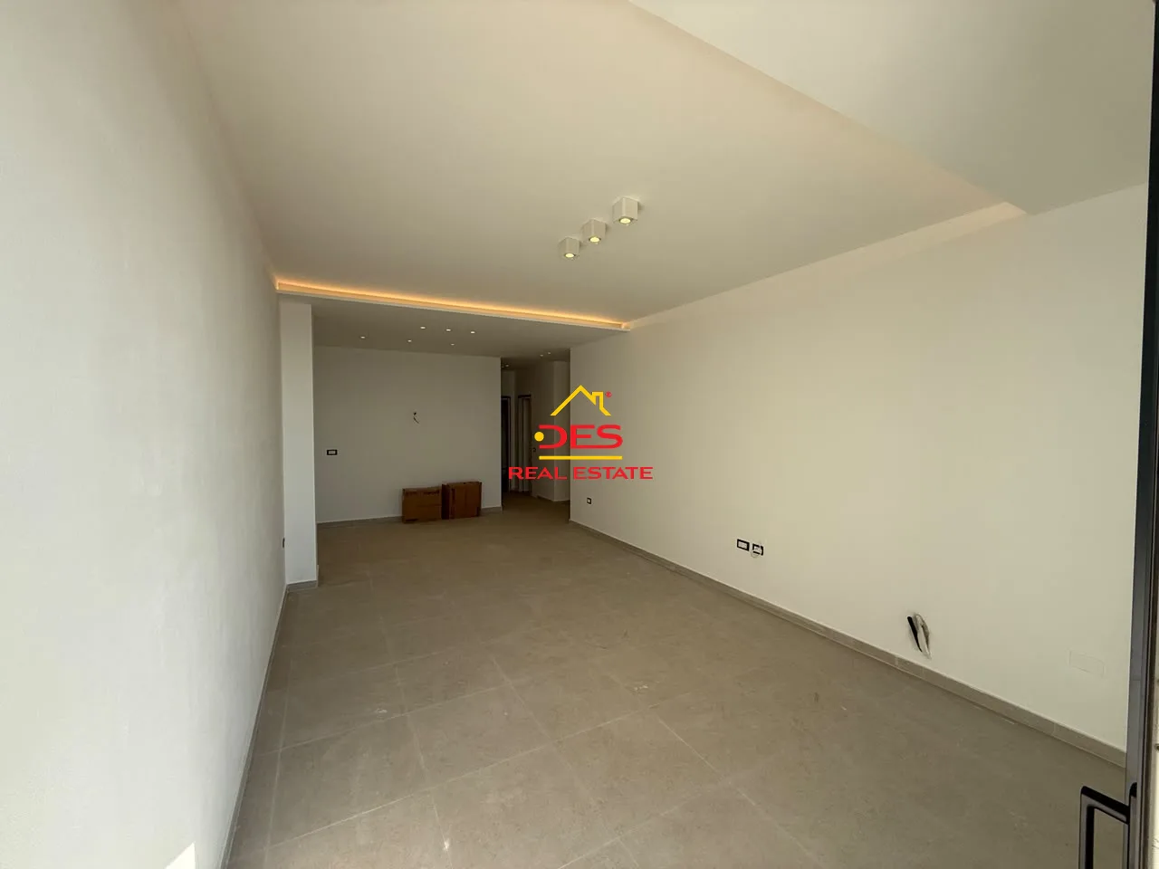Shitet apartament 2+1 në uji të ftohtë, pranë marina bay – vlorë