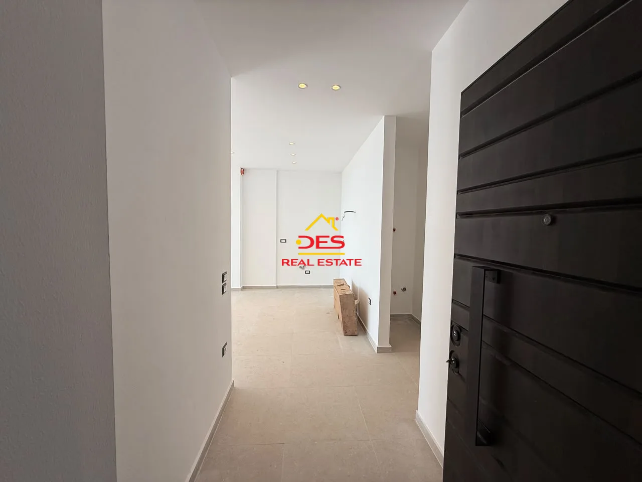 Shitet apartament 2+1 në uji të ftohtë, pranë marina bay – vlorë