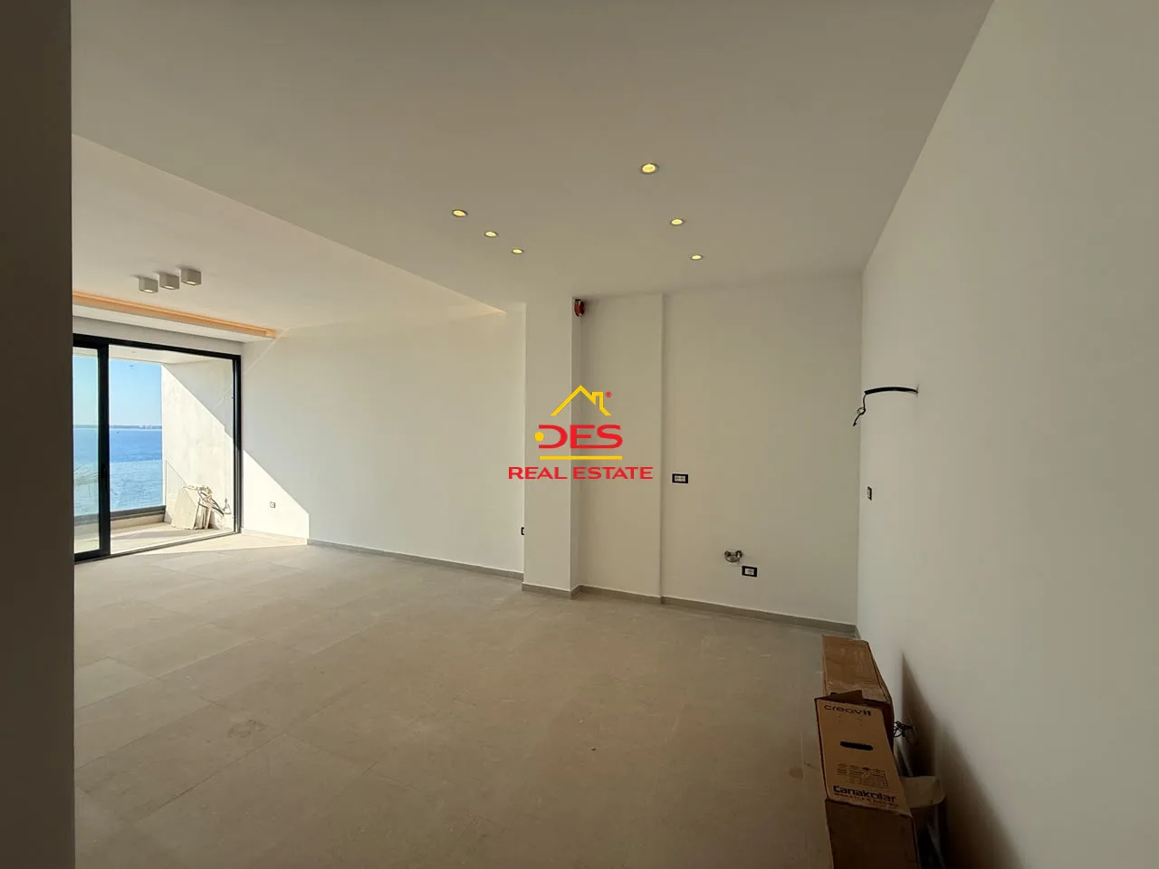 Shitet apartament 2+1 në uji të ftohtë, pranë marina bay – vlorë