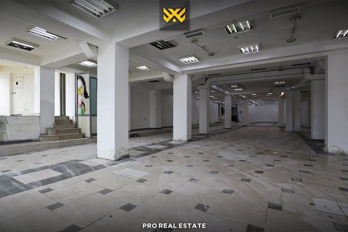 Lokal 434m² për #SHITJE në Bregun e Diellit.