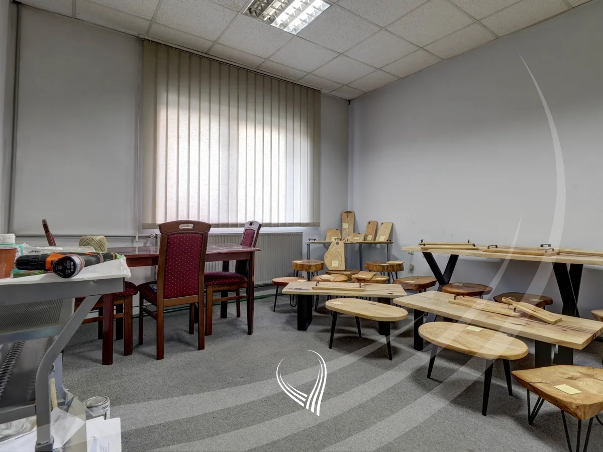 Zyre me 3 dhoma pune me qira në lagjen Pejton