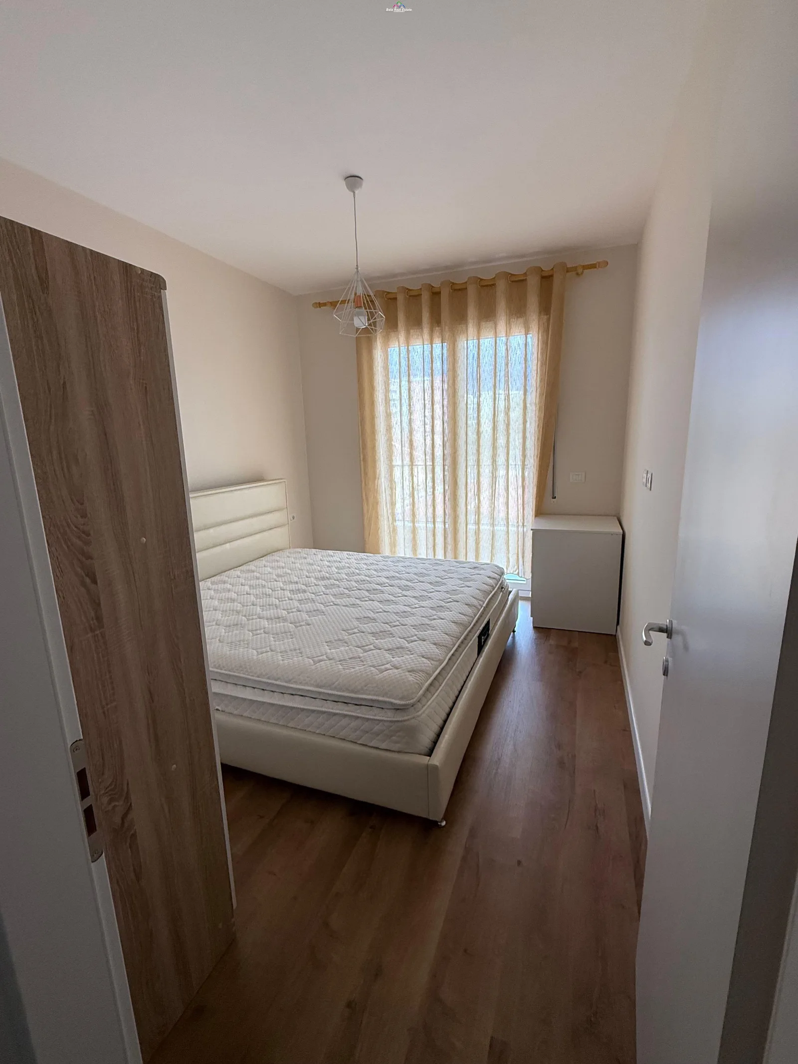 Apartament Me Qera 1+1 Ne 5 Maj ( ID B2101516) Tirane