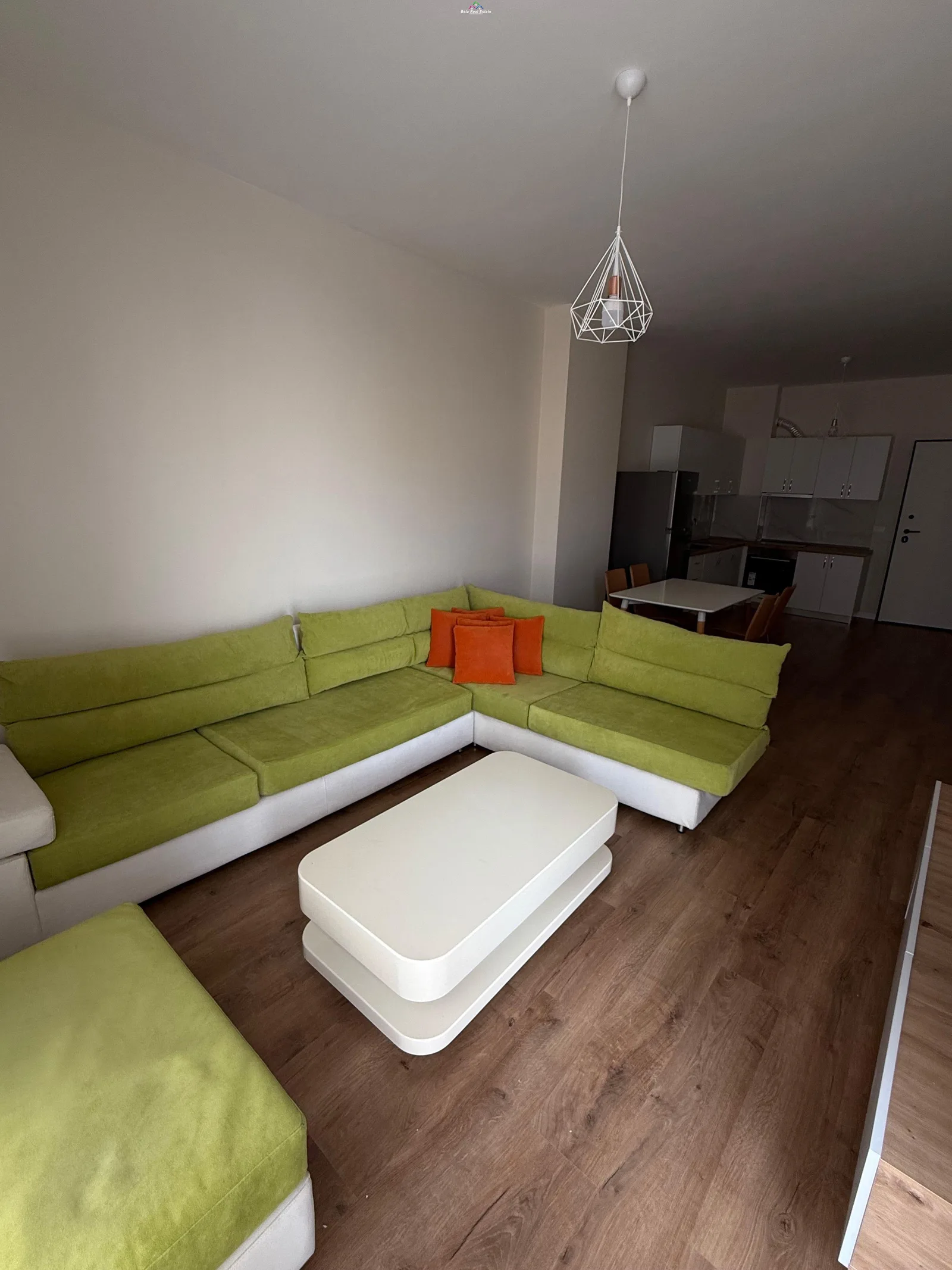 Apartament Me Qera 1+1 Ne 5 Maj ( ID B2101516) Tirane
