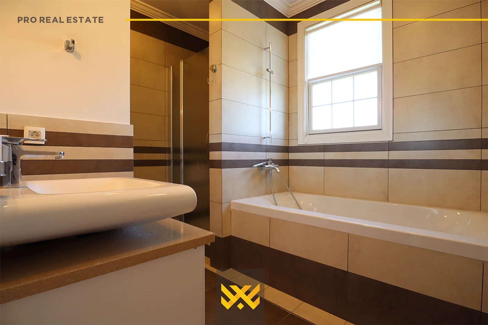Shtëpi 250m² me #QIRA në Fshatin Ndërkombëtar.