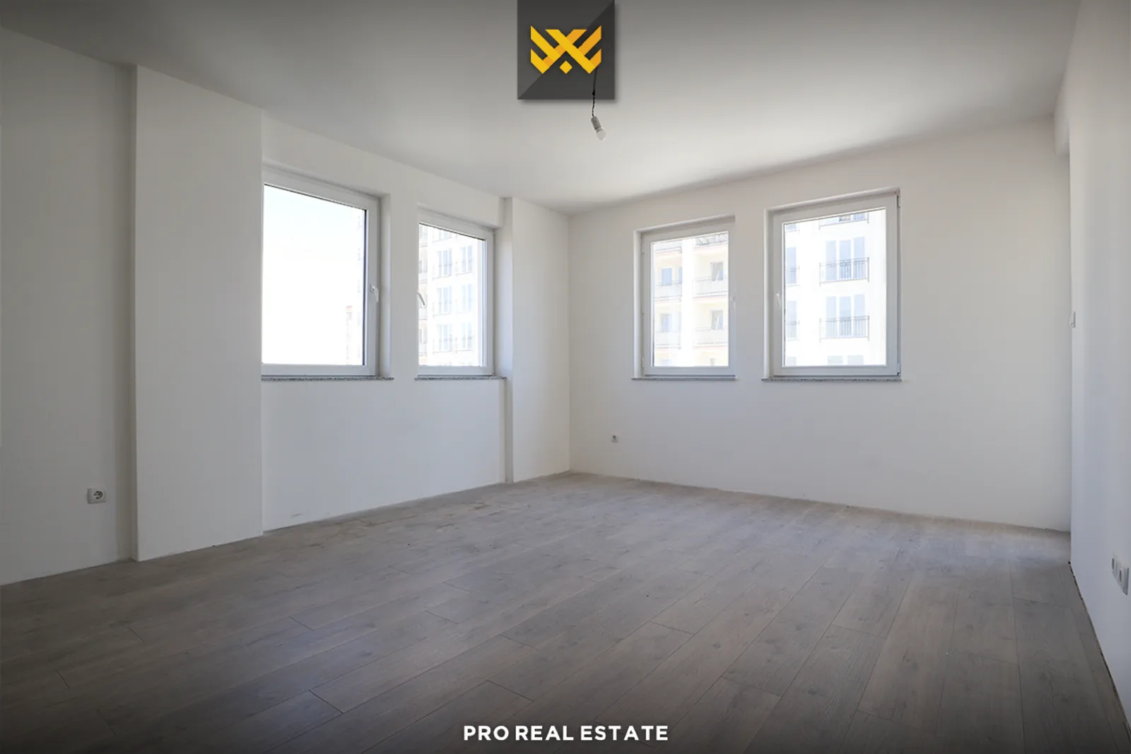 Objekt 2456m² me #QIRA në Fushë Kosovë.