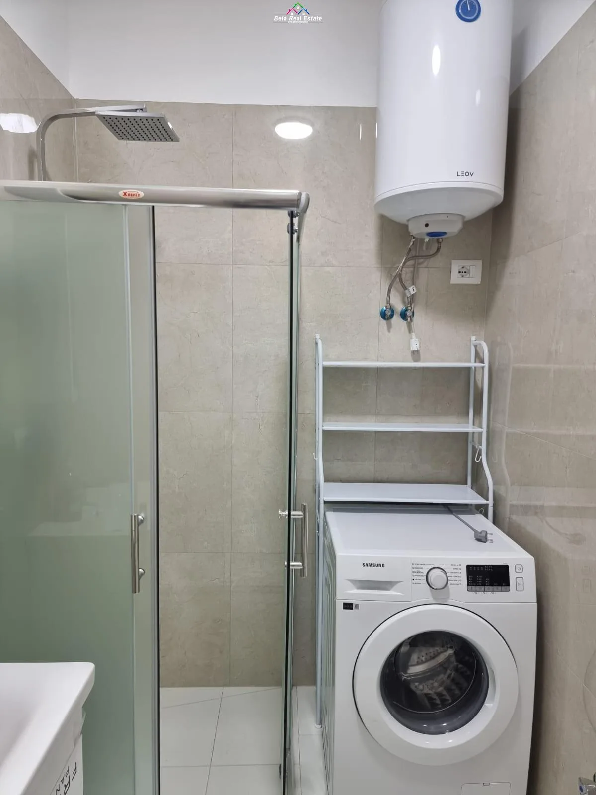 Apartament Me Qera 1+1 Tek Komuna e Parisit (ID B2101500) Tirane