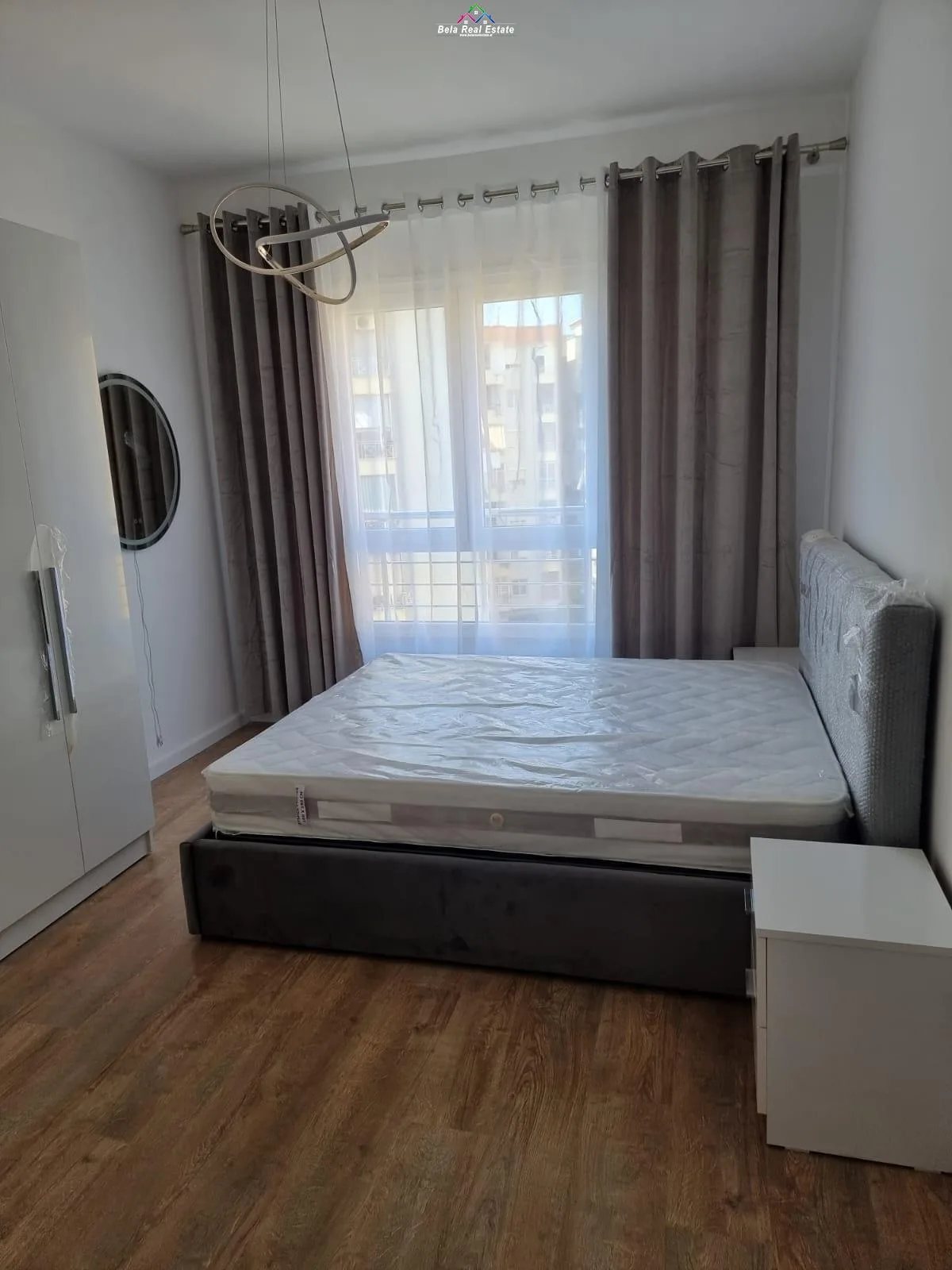 Apartament Me Qera 1+1 Tek Komuna e Parisit (ID B2101500) Tirane