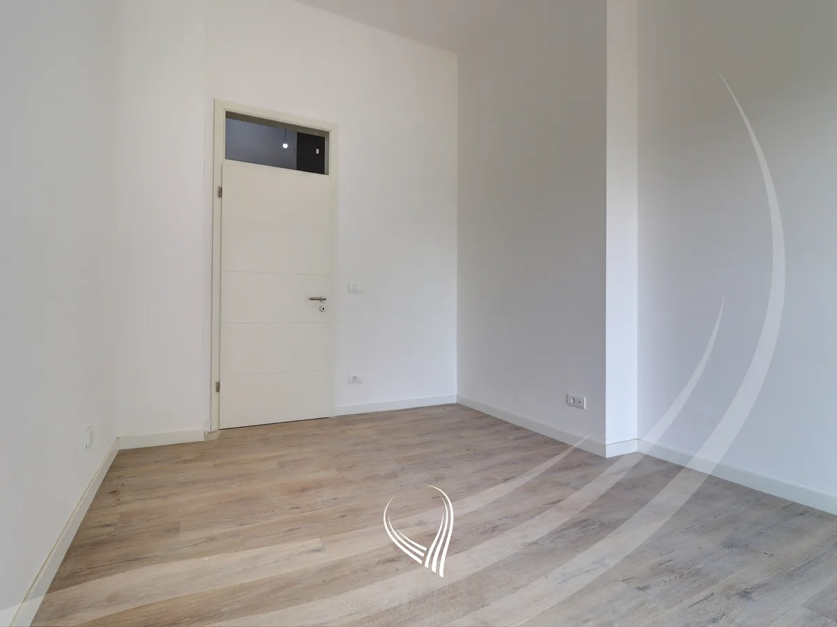 Zyre me 4 dhoma pune me qira në lagjen Mati 1 – Kodrina