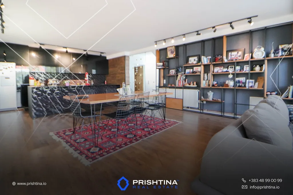 Shtëpi në shitje 330m² në Sofali