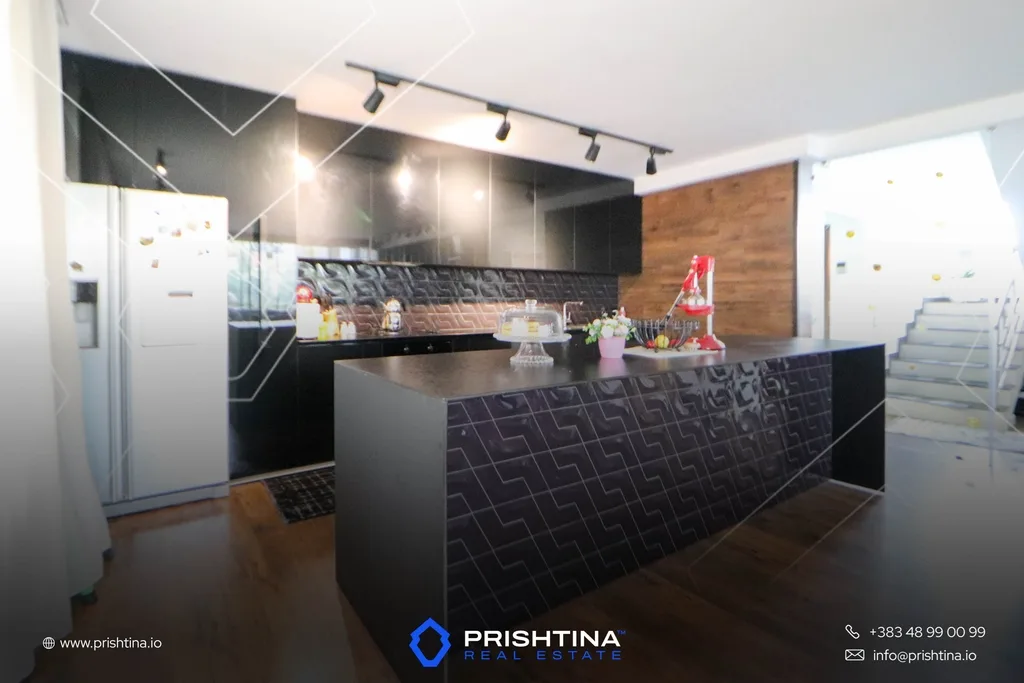 Shtëpi në shitje 330m² në Sofali