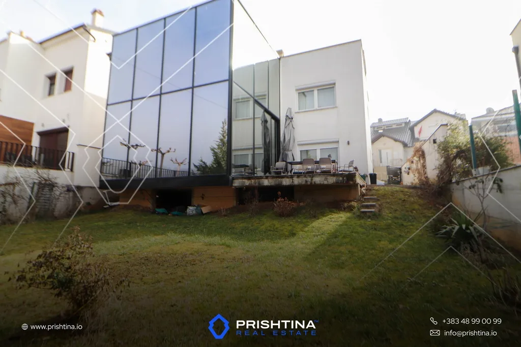 Shtëpi në shitje 330m² në Sofali