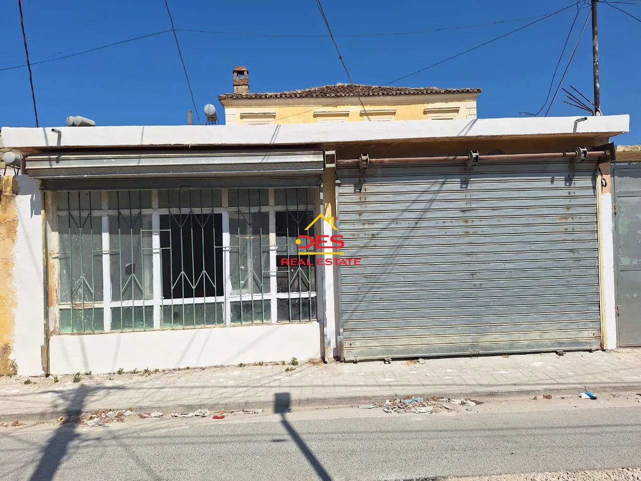Shitet ambient biznesi pranë gjyqit të vjetër, vlorë.