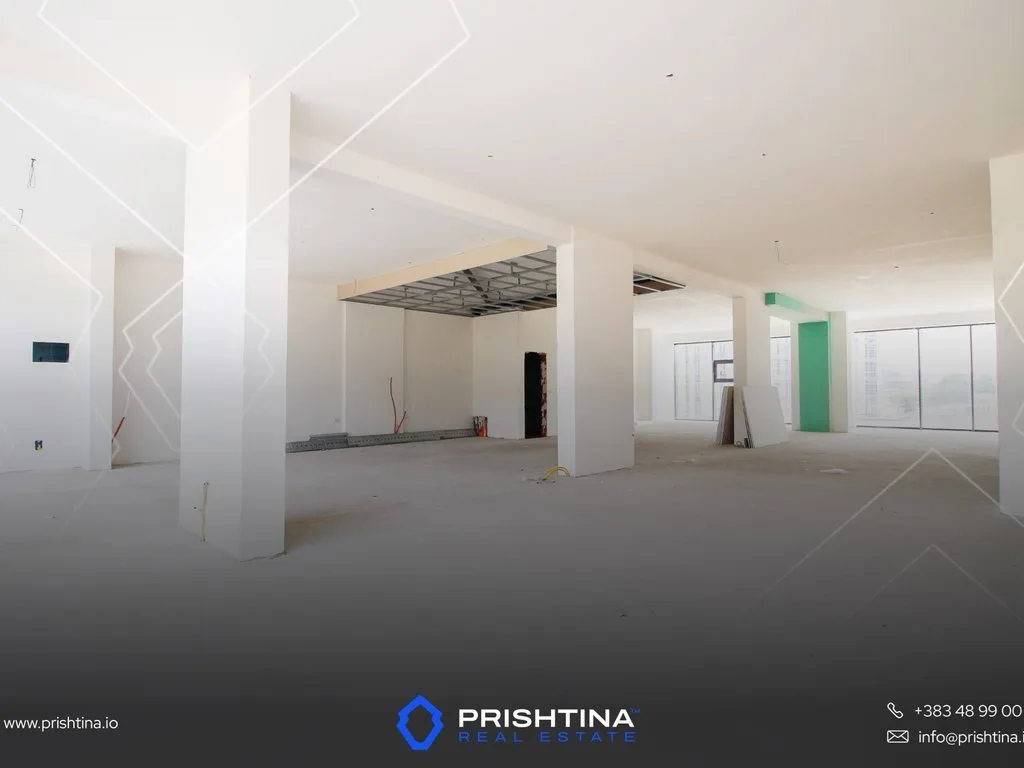 Lokal me qira 244m² në Veternik