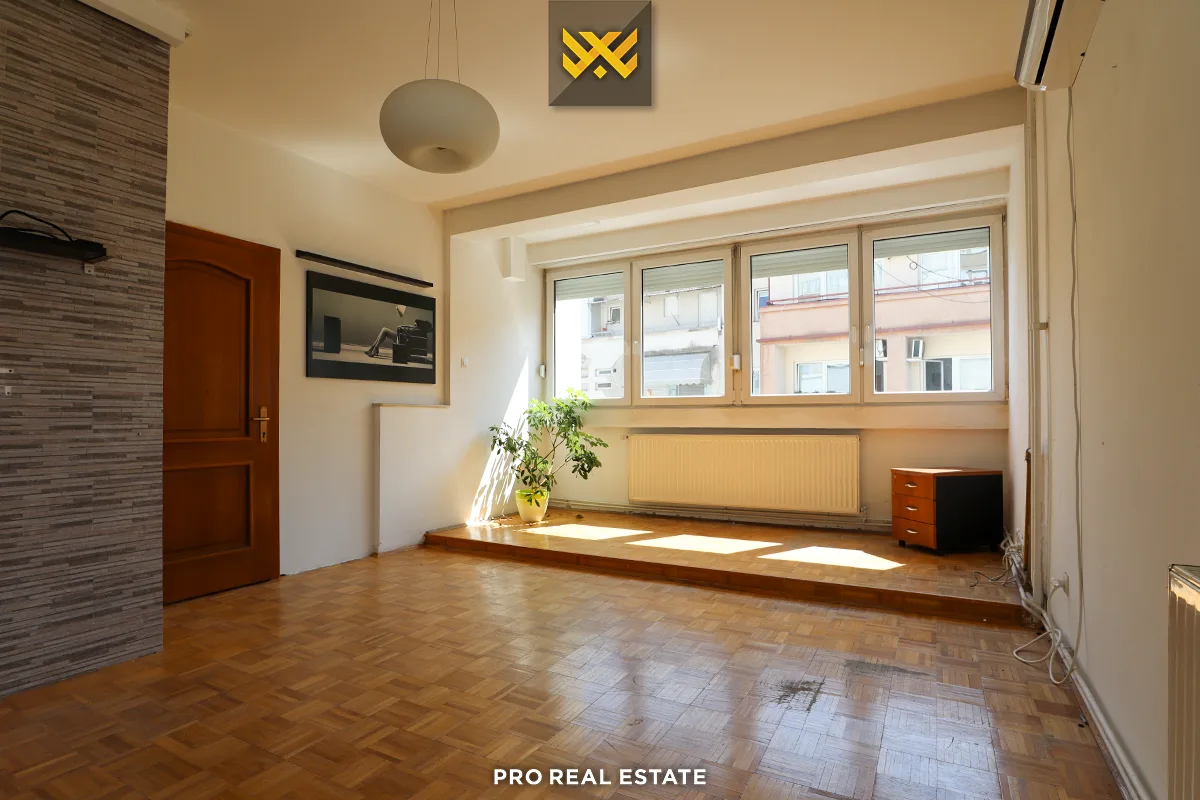 Banesë 51m² + 17.5m² për #SHITJE në Qendër