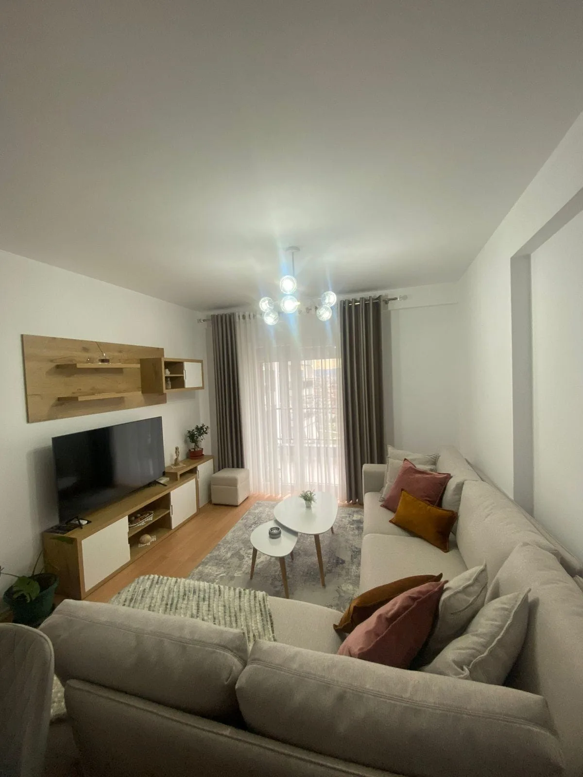 Apartament 2+1 Me Qera Tek 5 Maji (ID B2201433) Tirane