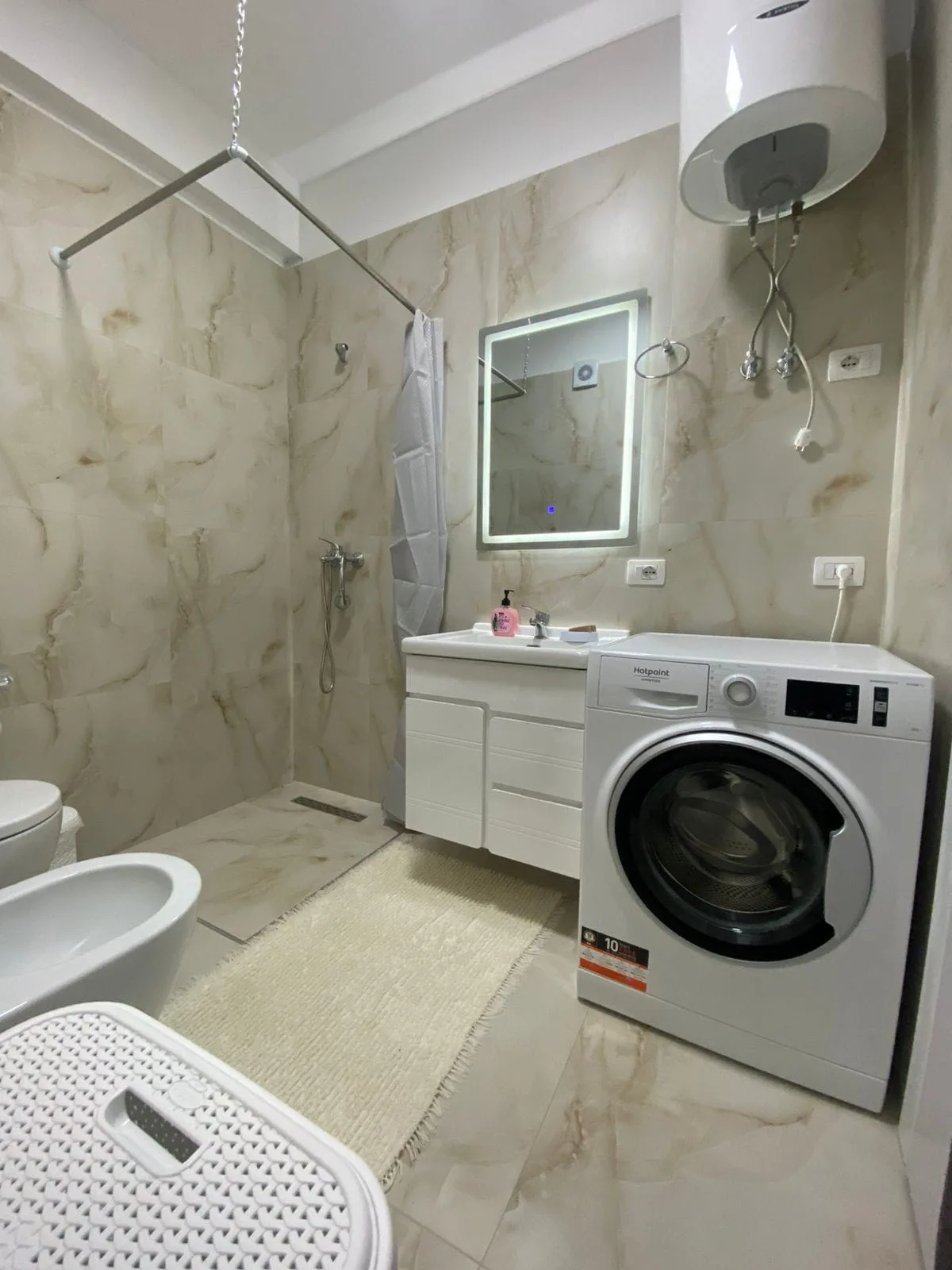 Apartament 2+1 Me Qera Tek 5 Maji (ID B2201433) Tirane