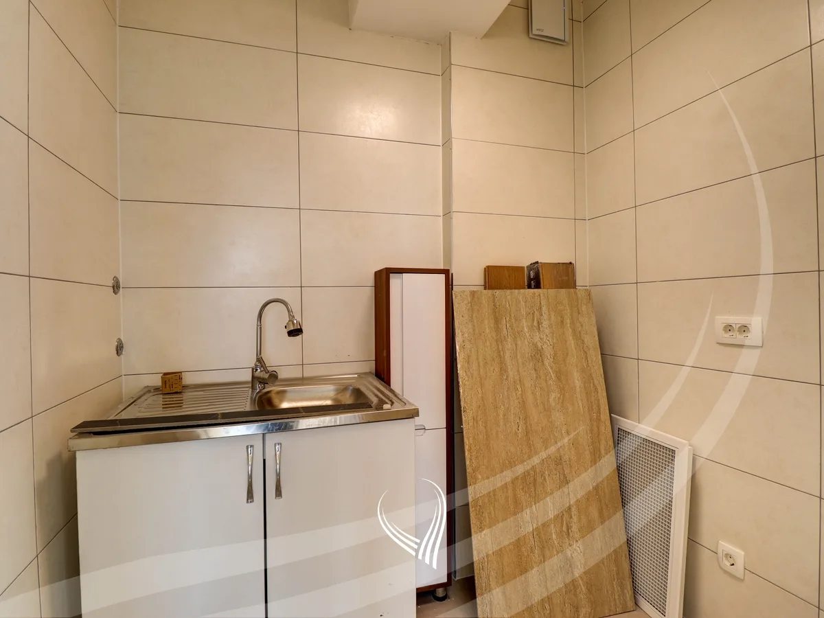 Zyre 155m2 me qira në lagjen Lakrishtë - Prime Residence 2