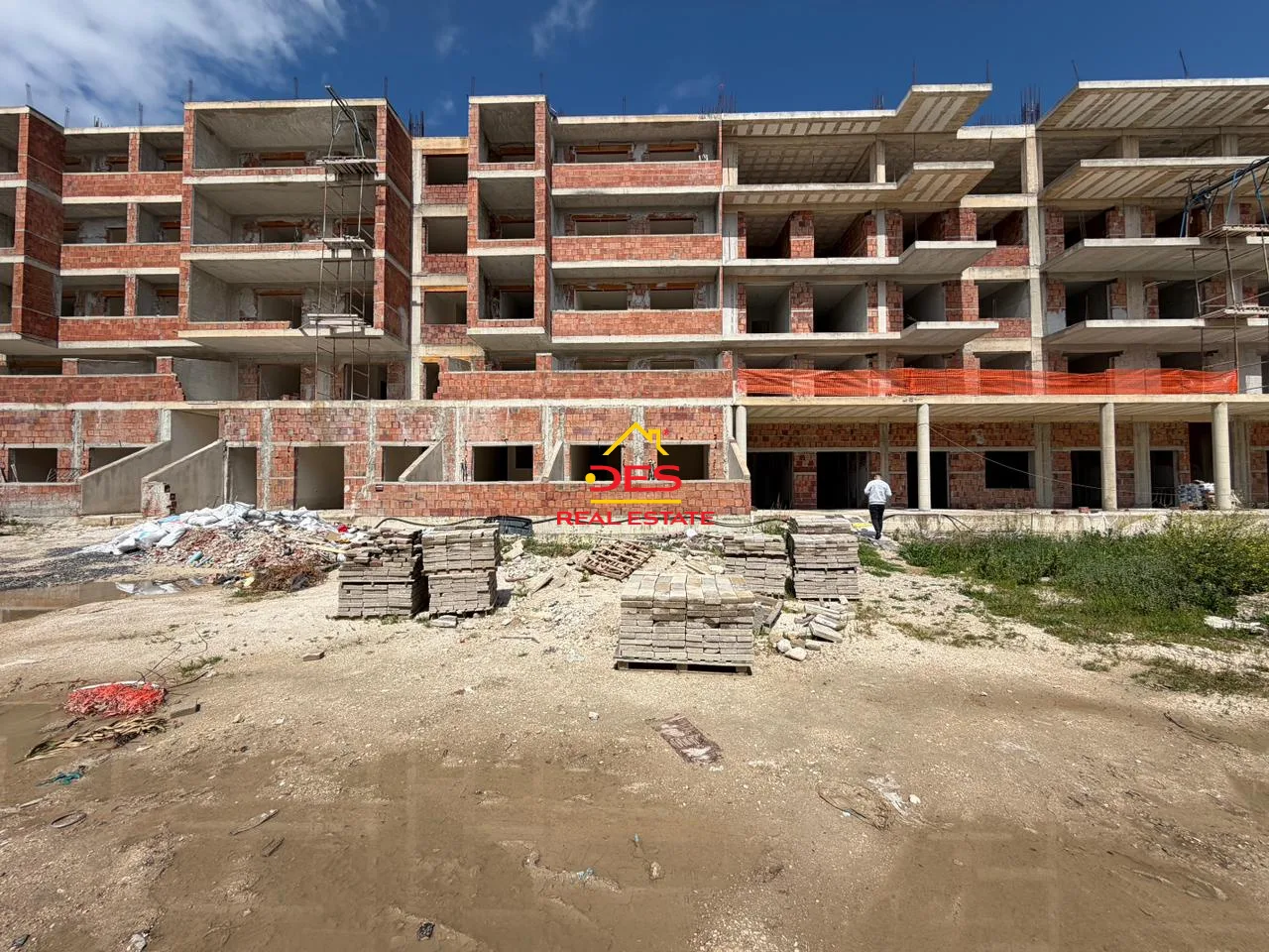 Shitet apartament 2+1 në orikum, vlorë.