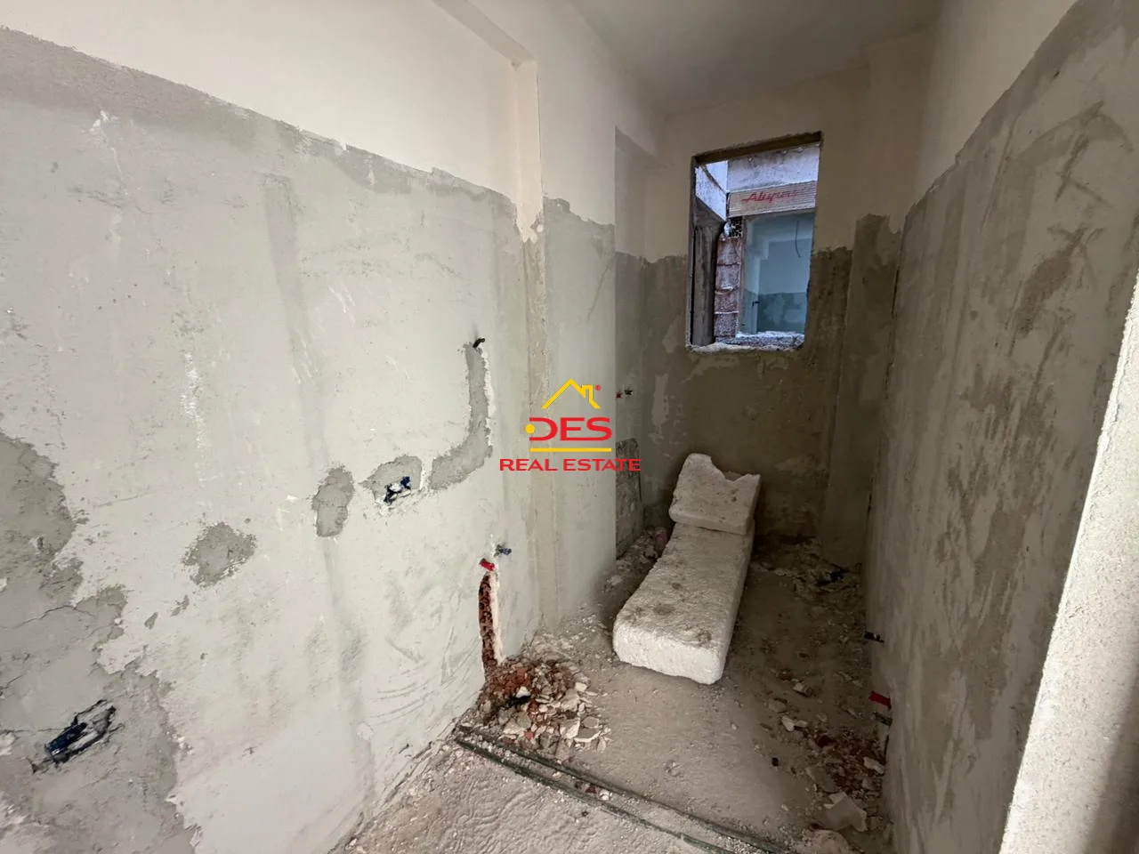 Shitet apartament 2+1 në orikum, vlorë.