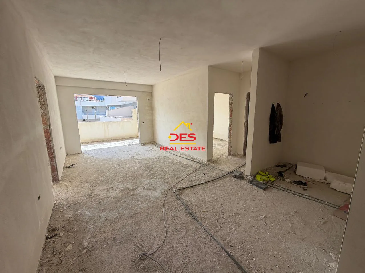 Shitet apartament 2+1 në orikum, vlorë.