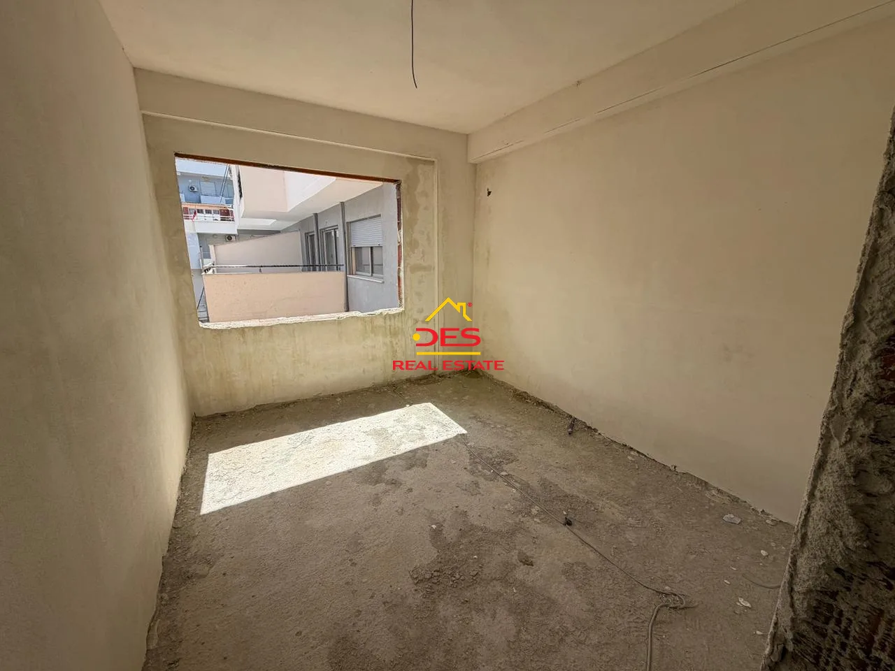 Shitet apartament 2+1 në orikum, vlorë.