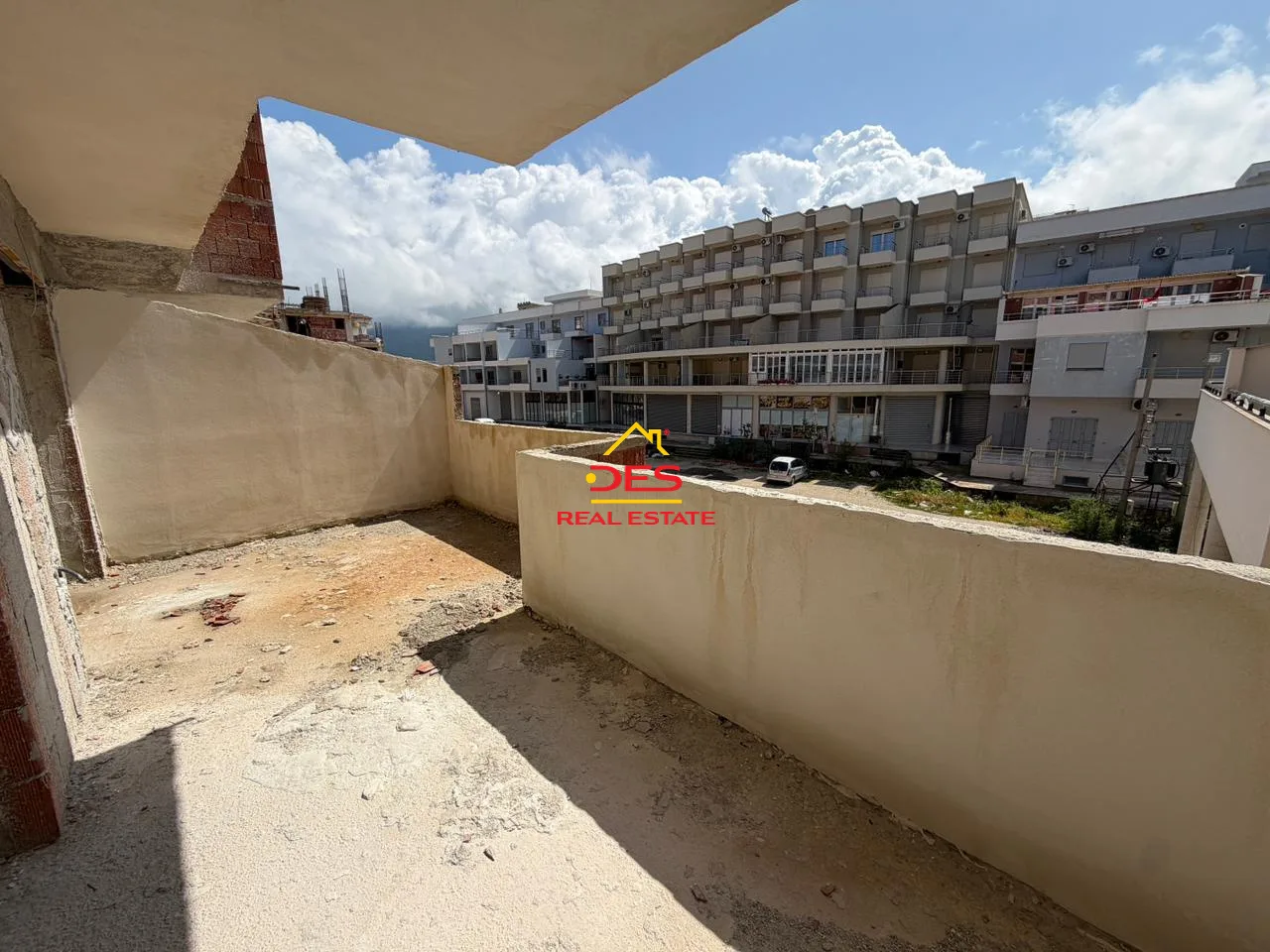 Shitet apartament 2+1 në orikum, vlorë.