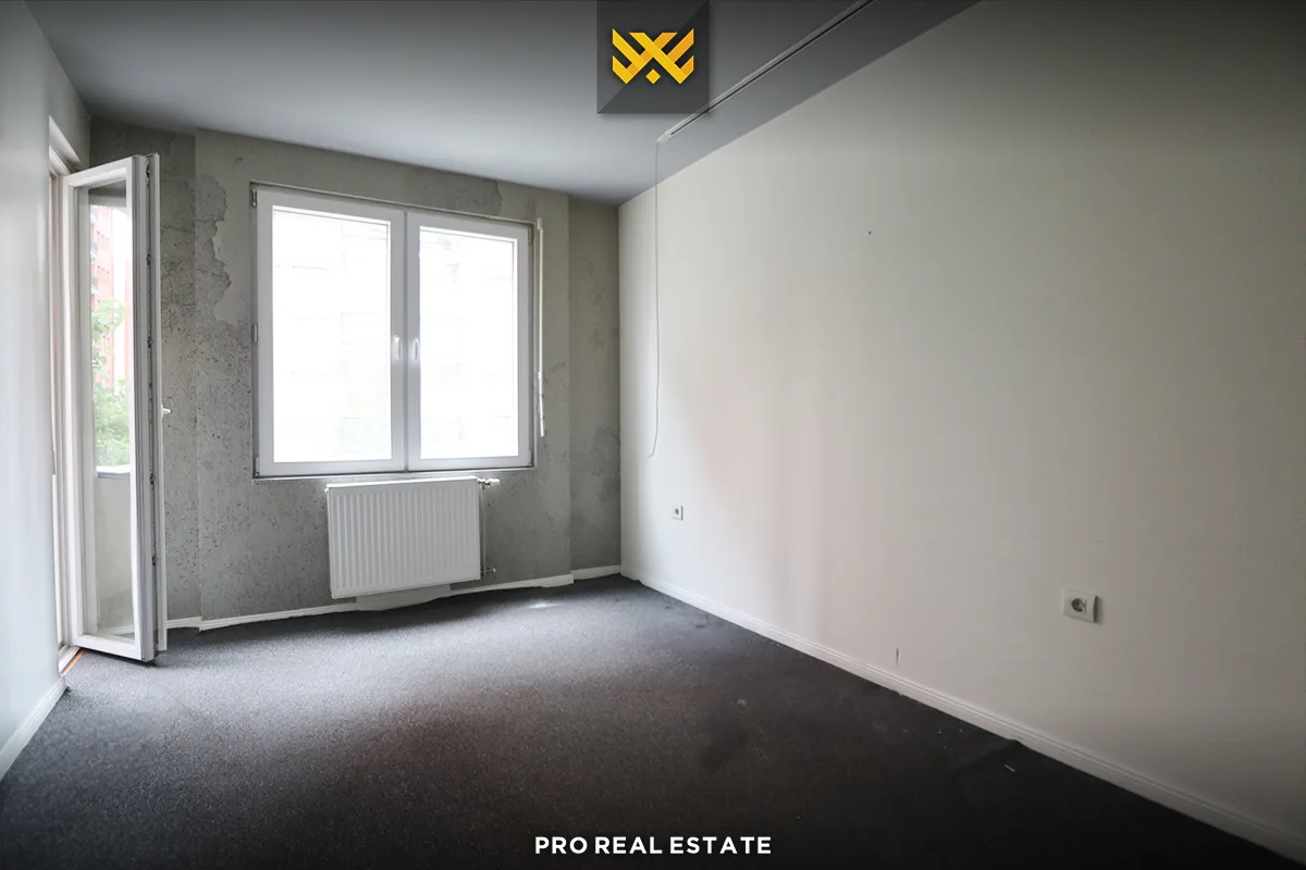 Banesë - Zyre 102m² me #QIRA në Rrugën B.