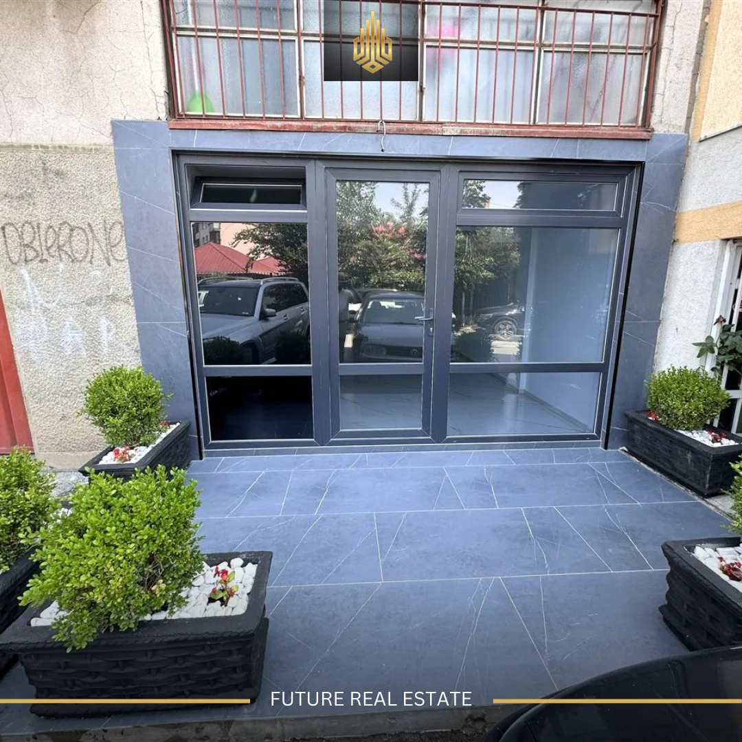 Lokal me QERA/30m²
