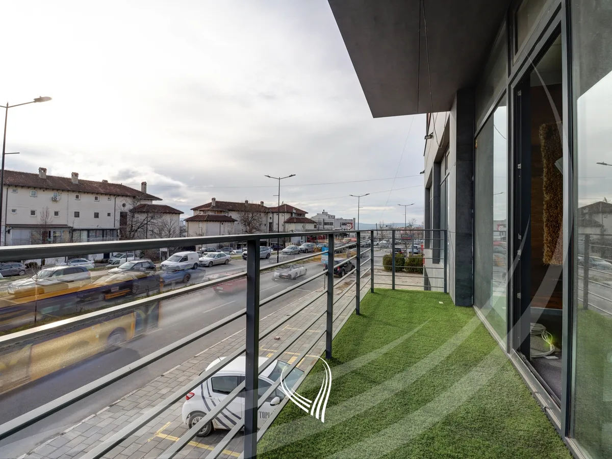 Zyre 500m2 me qira në lagjen Bregu i Diellit