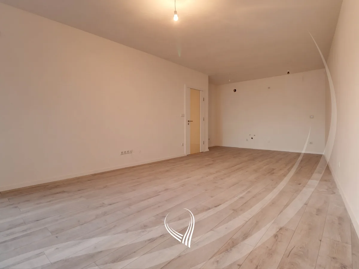 Banesë me 3 dhoma gjumi në shitje në lagjen Mati 1
