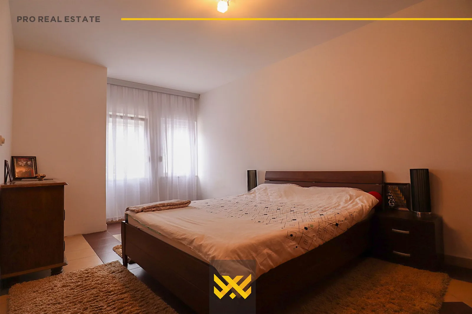 Shtëpi - Zyre 300m² me QIRA te Medreseja e Re.