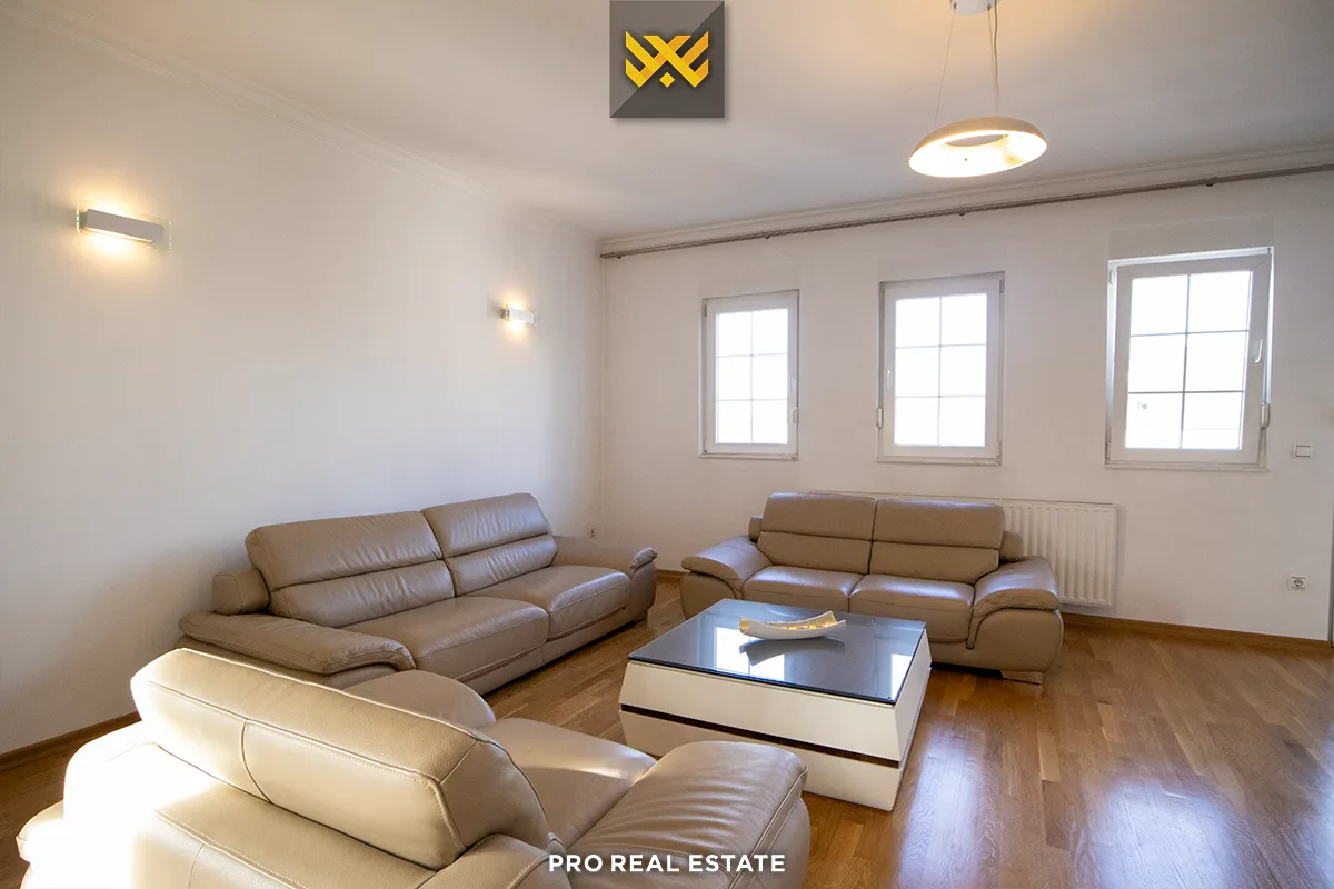 Banesë 150.6m² për #SHITJE në Qendër.