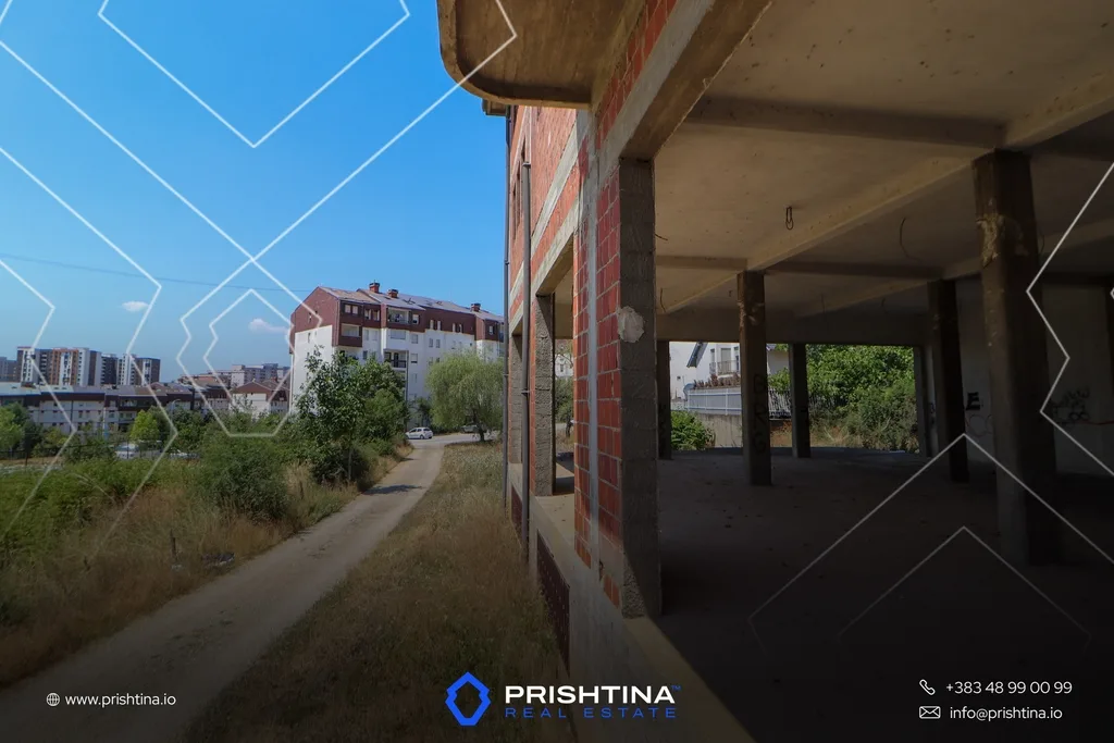 Objekt me qira 1280m² te Bregu i Diellit