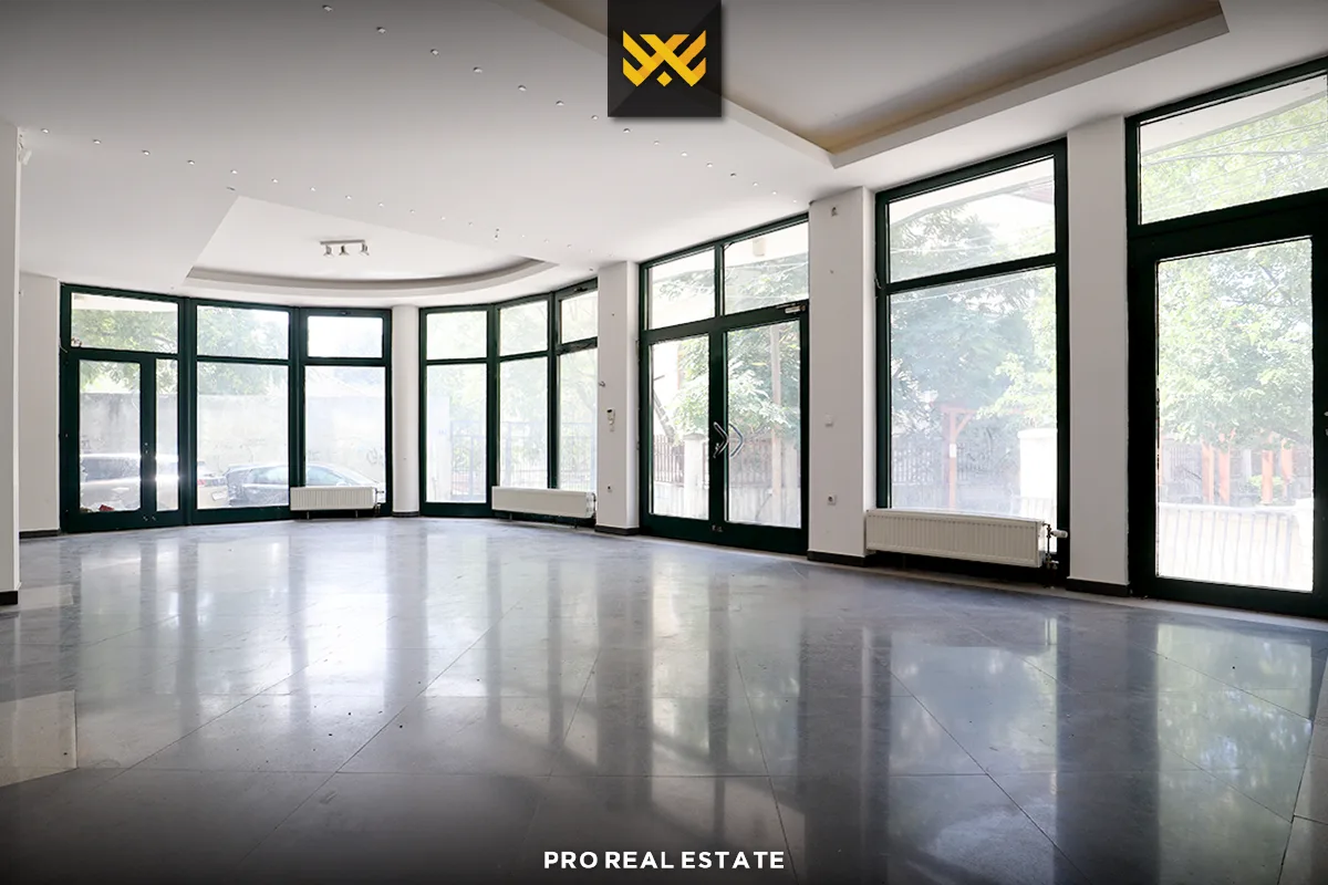 Objekt Afarist 740m² me #QIRA në Qendër
