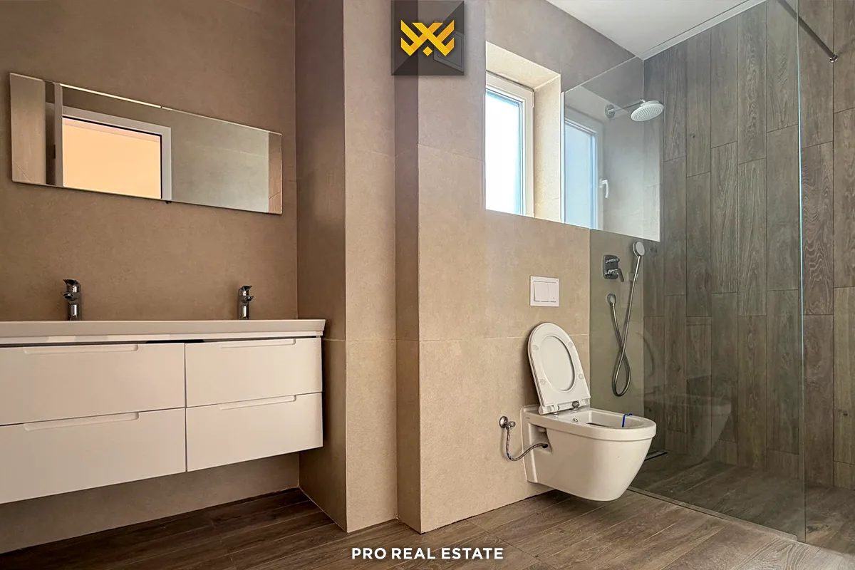Shtëpi 243m² për #SHITJE në Lagjen Priam Village