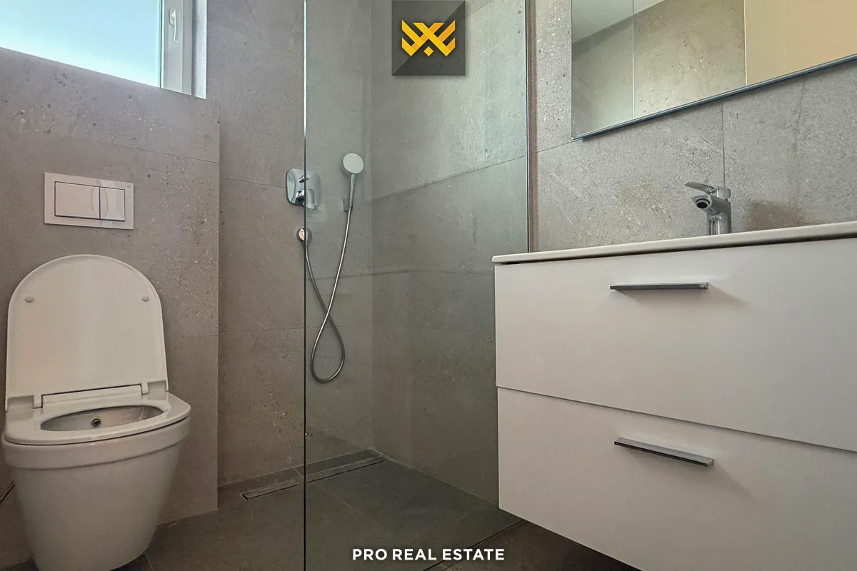 Shtëpi 243m² për #SHITJE në Lagjen Priam Village