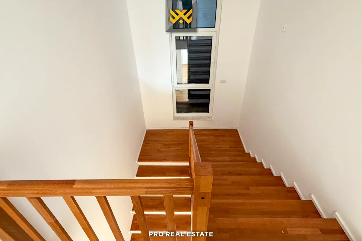 Shtëpi 243m² për #SHITJE në Lagjen Priam Village