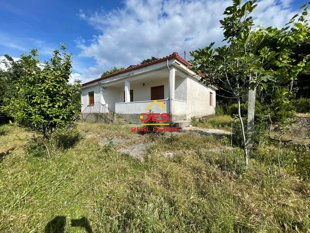 Shitet shtëpi private 9 km nga, vlora