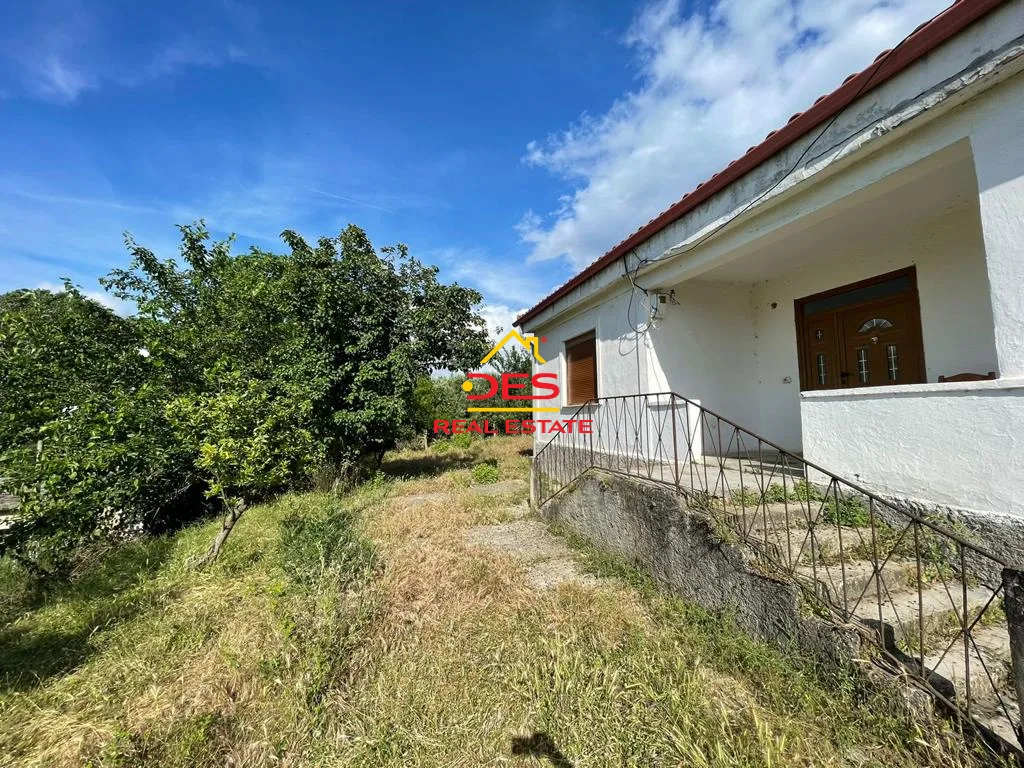 Shitet shtëpi private 9 km nga, vlora