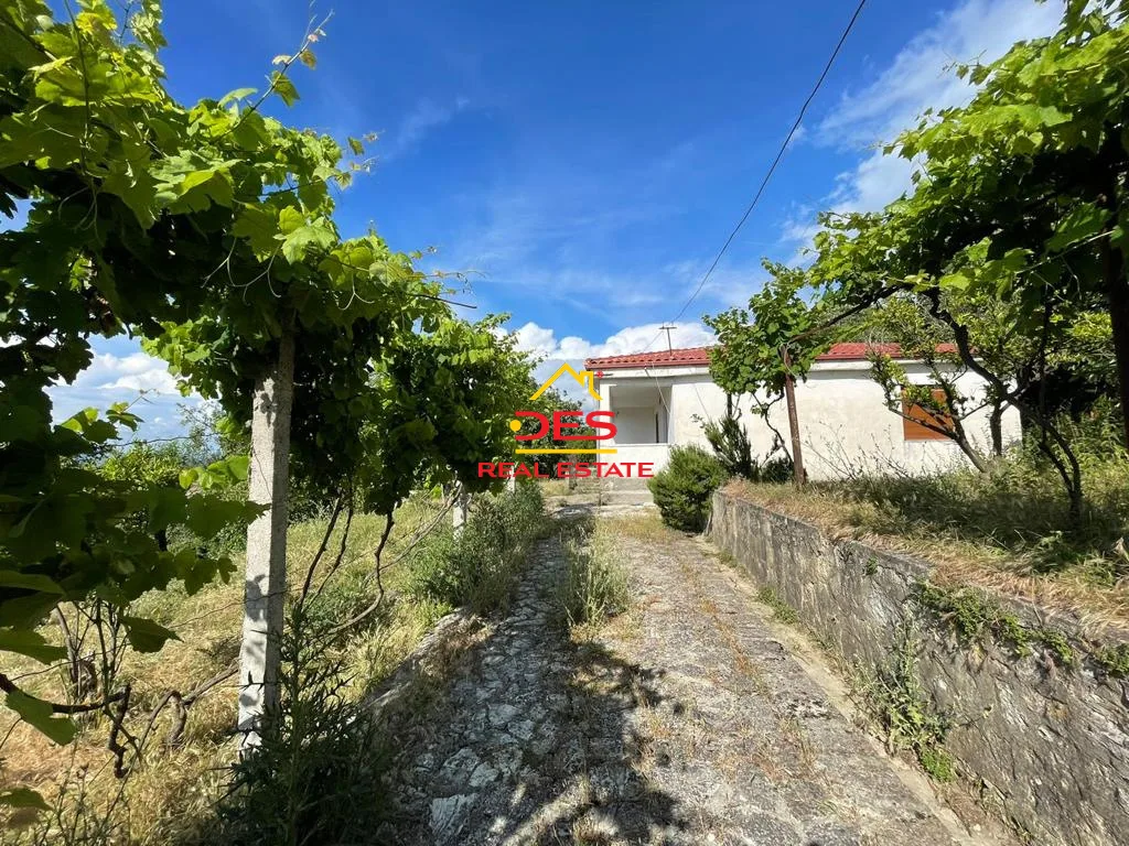 Shitet shtëpi private 9 km nga, vlora