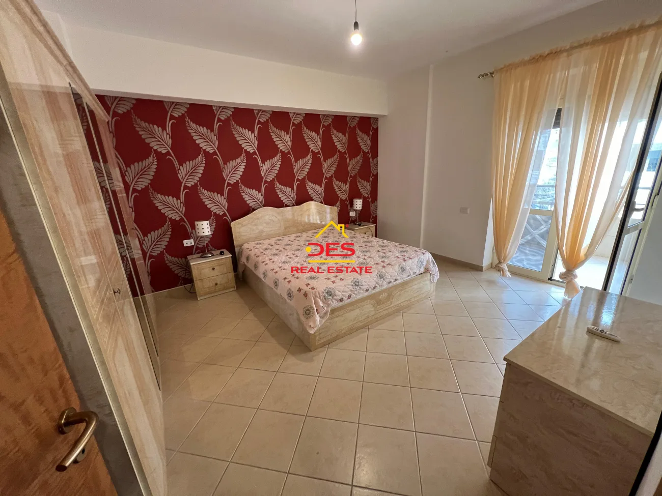 Jepet me qira apartament 1+1 në lungomare ,vlorë.