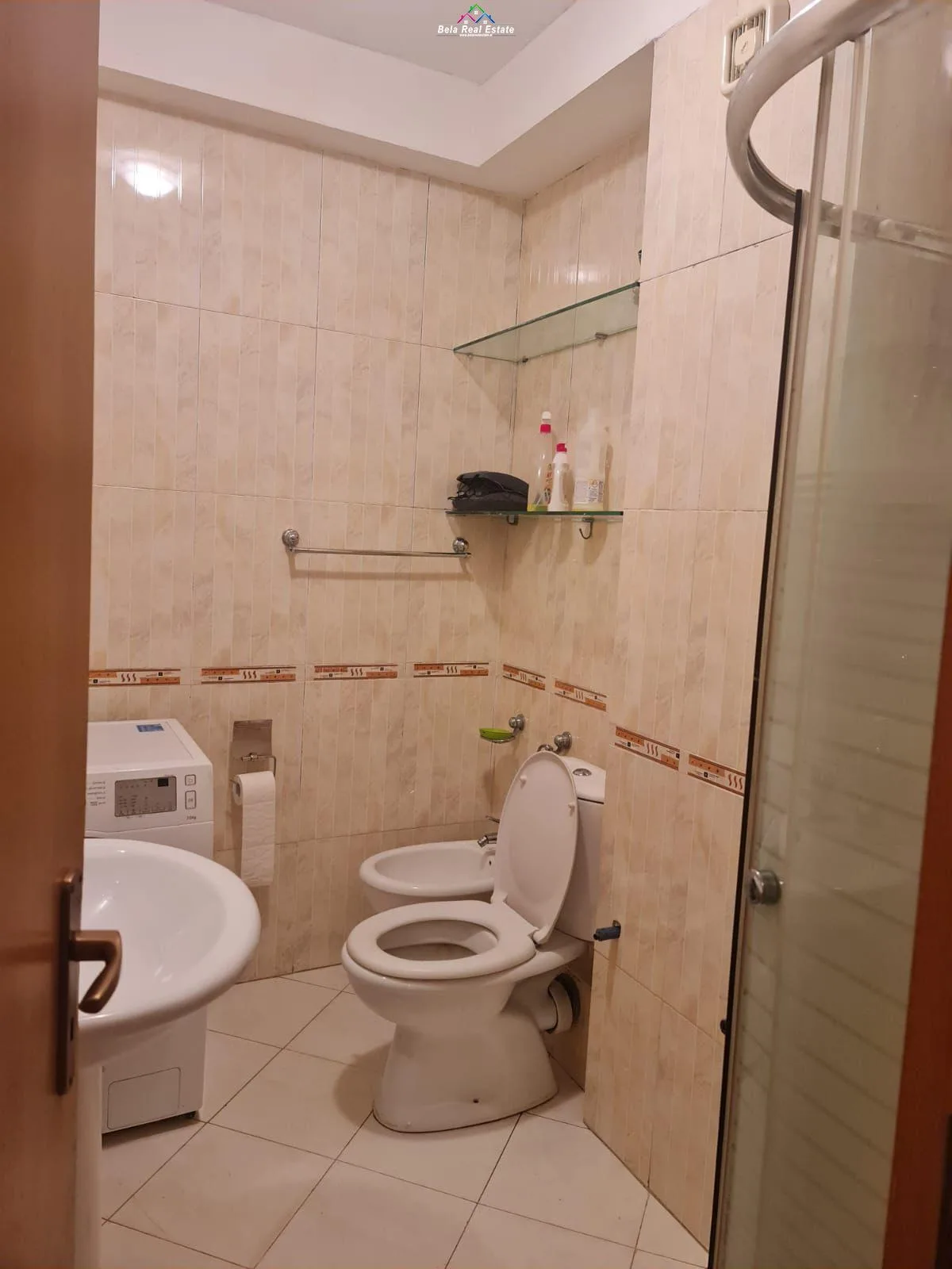 Apartament Me Qera 2+1 Tek Rruga e Barrikadave (ID B2201211) Tirane