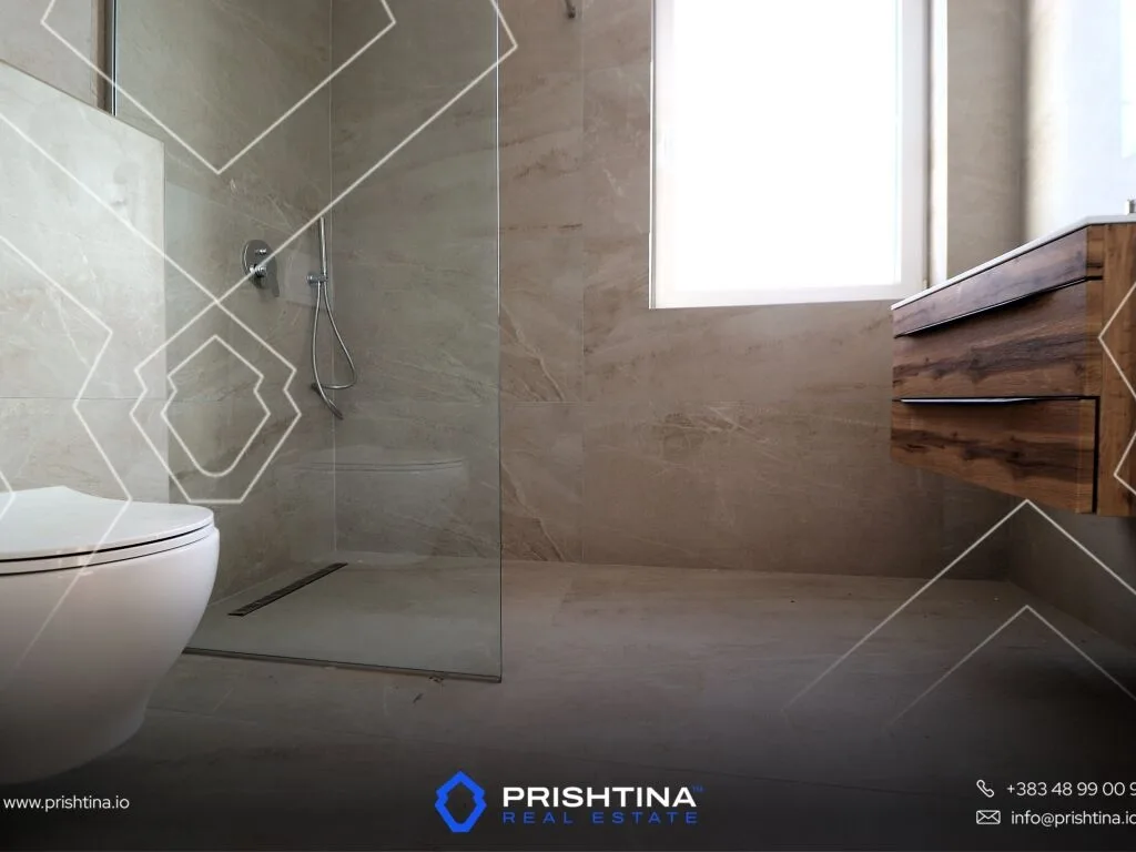 Shtëpi në #shitje 235m² + 30m² në Bernicë