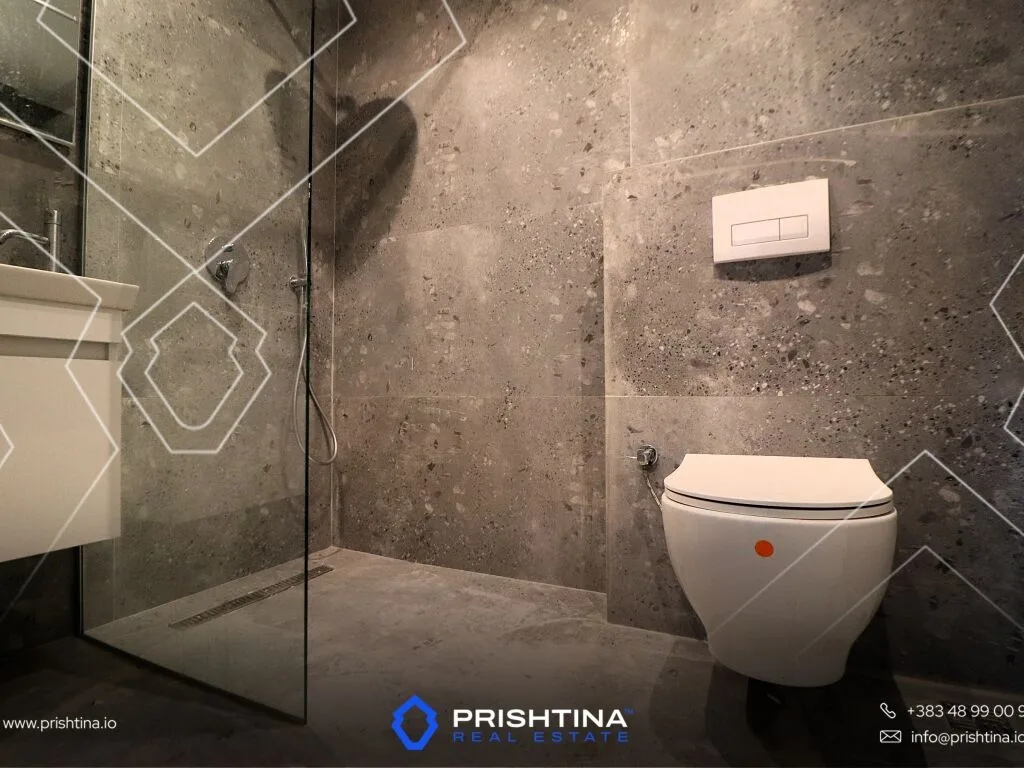 Shtëpi në #shitje 235m² + 30m² në Bernicë