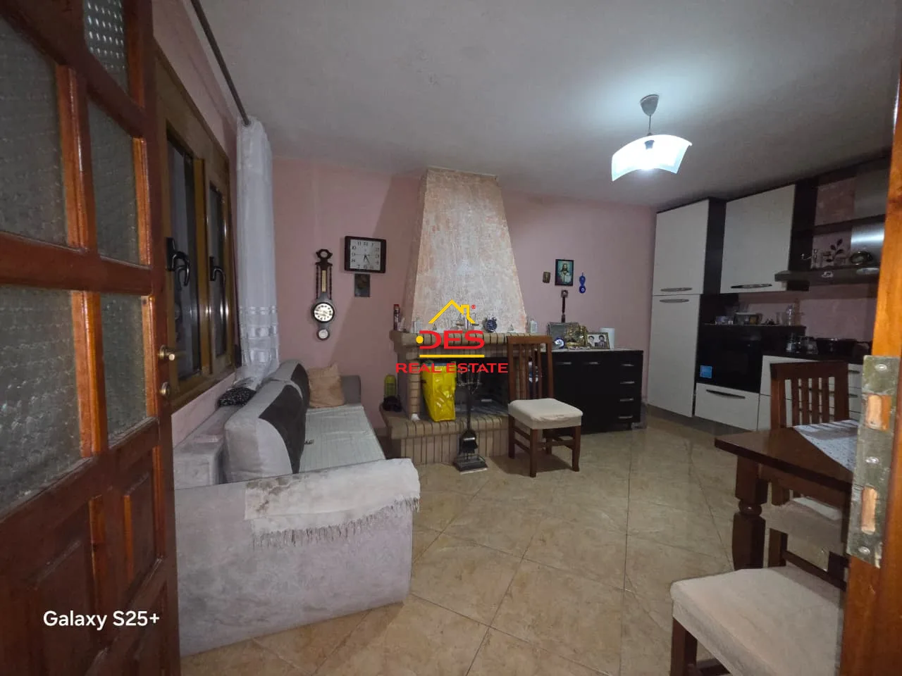 Shitet shtëpi private pranë gjimnazit “halim xhelo”, vlorë.